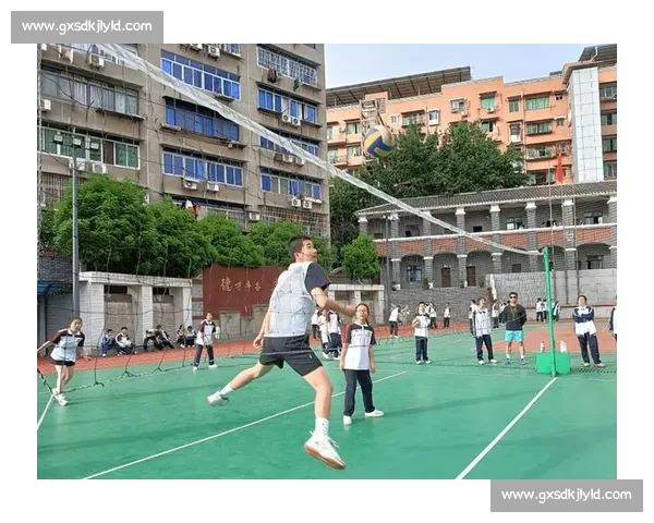 以往排球赛场自由人为战术核心的演变与启示及其对现代攻防体系影响探析